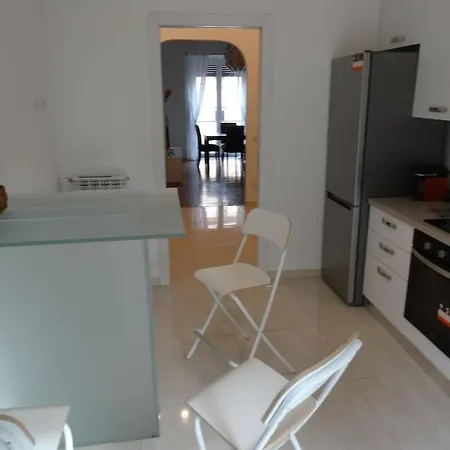 Centrale, Luminoso E Comodo. Apartment *